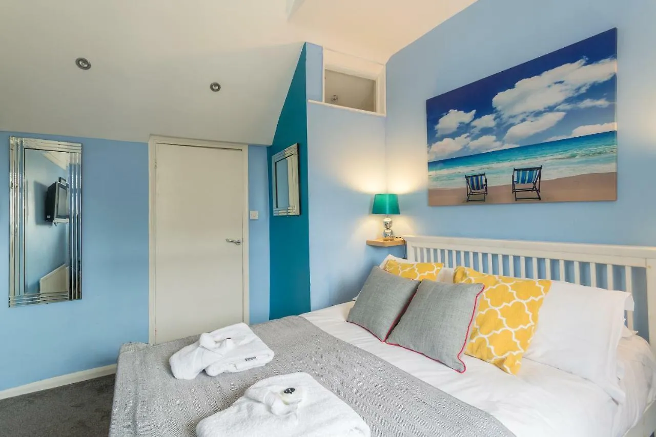 *** Hotel Innit Rooms Ocean Breeze Brighton United Kingdom